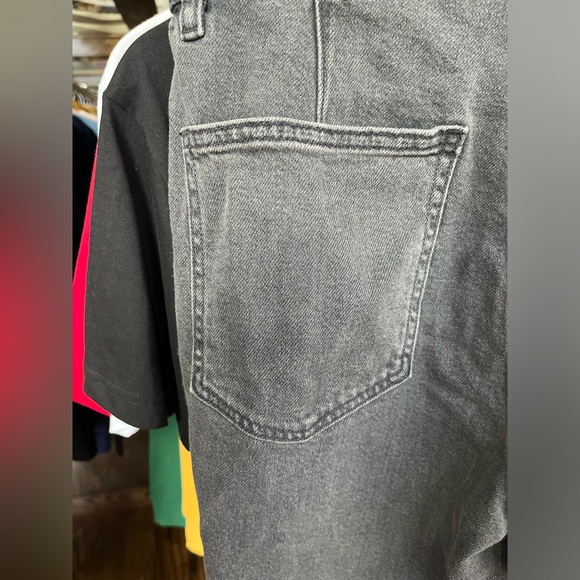 Uniqlo Relaxed Ankle Jeans - Picture 5 of 14